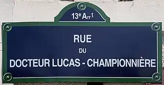 Voir la plaque.