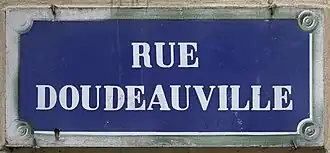 Voir la plaque.