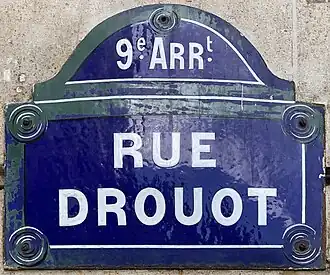 Voir la plaque.