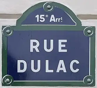 Voir la plaque.