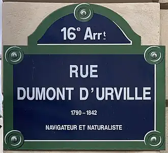 Voir la plaque.