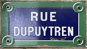 Voir la plaque.
