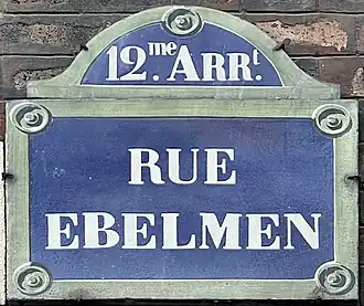 Voir la plaque.