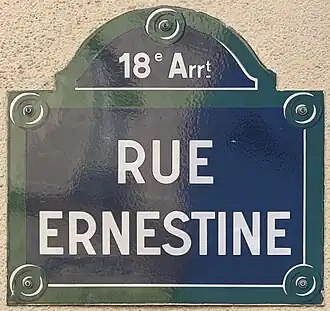 Voir la plaque.