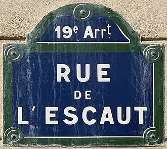 Voir la plaque.
