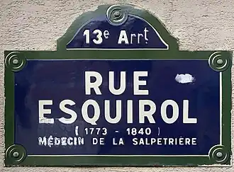 Voir la plaque.
