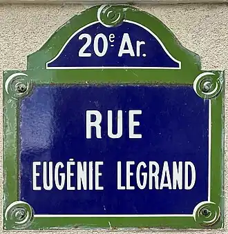 Voir la plaque.