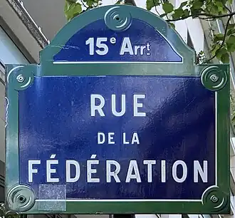 Voir la plaque.