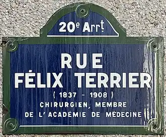Voir la plaque.