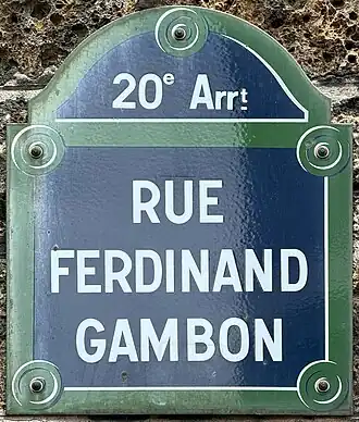 Voir la plaque.