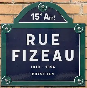 Voir la plaque.