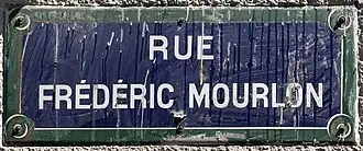 Voir la plaque.