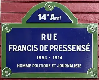 Voir la plaque.