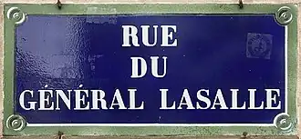 Voir la plaque.