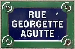 Voir la plaque.