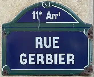 Voir la plaque.
