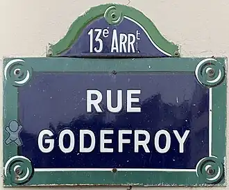 Voir la plaque.