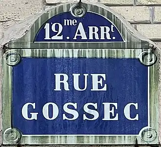 Voir la plaque.