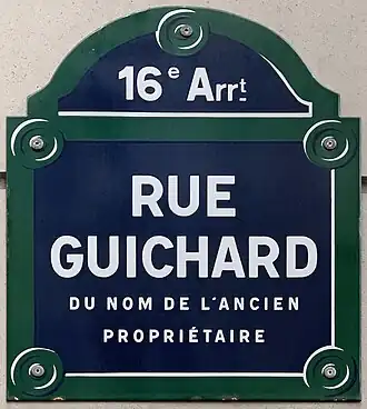 Voir la plaque.