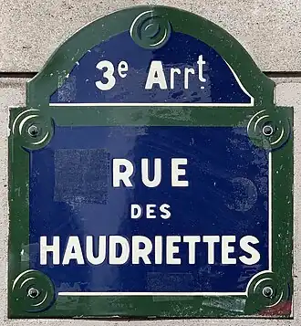 Voir la plaque.