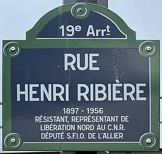 Voir la plaque.