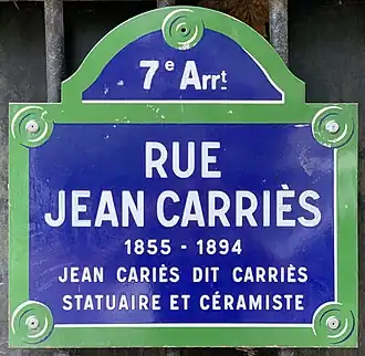 Voir la plaque.