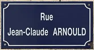 Voir la plaque.