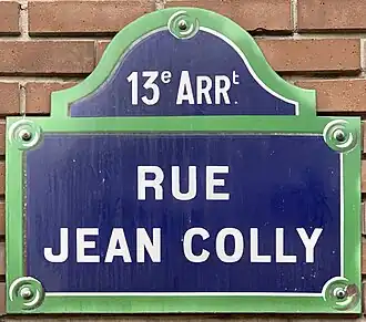 Voir la plaque.