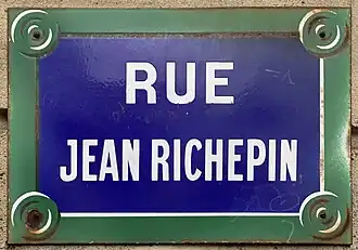 Voir la plaque.