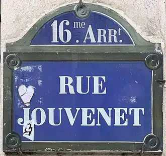 Voir la plaque.
