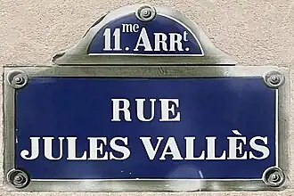 Voir la plaque.