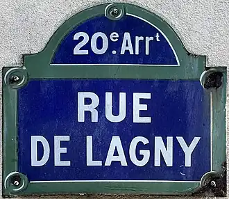 Voir la plaque.