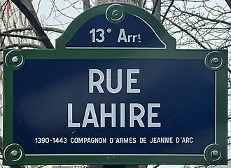 Voir la plaque.