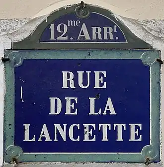 Voir la plaque.