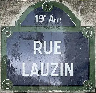 Voir la plaque.