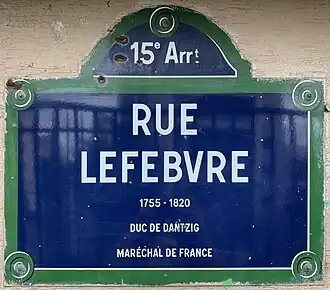 Voir la plaque.