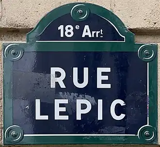 Voir la plaque.