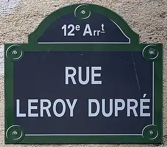 Voir la plaque.