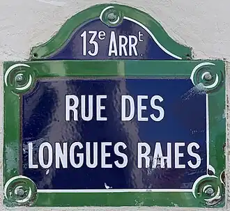 Voir la plaque.