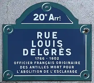 Voir la plaque.