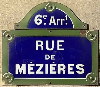 Voir la plaque.