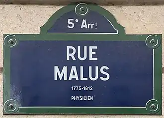 Voir la plaque.