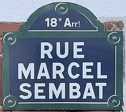 Voir la plaque.
