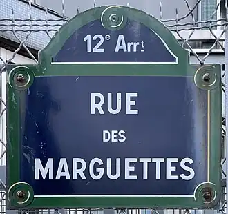 Voir la plaque.