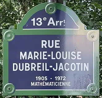 Voir la plaque.