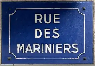 Voir la plaque.
