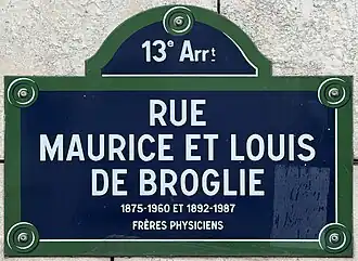 Voir la plaque.