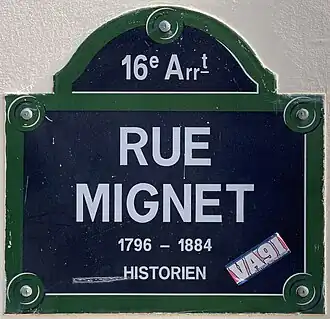 Voir la plaque.