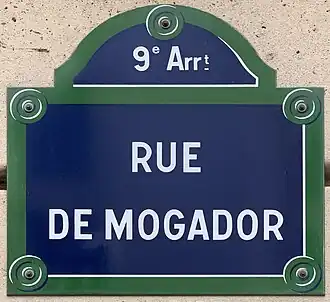 Voir la plaque.