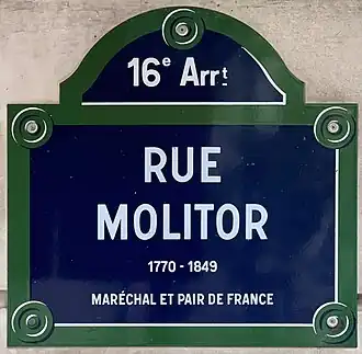 Voir la plaque.